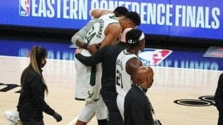 アデトクンボが左膝を痛めて途中離脱、ミドルトンは「もしプレーできれば最高だけど…」