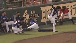 西武投手陣も拍手「守備が上手いボールボーイ」　“影の美技”が「素敵すぎる」