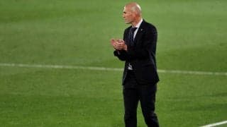 「魔法のタッチ」息子たちとサッカーに興じるジダン、まったく衰えを見せず「サッカーの王様」