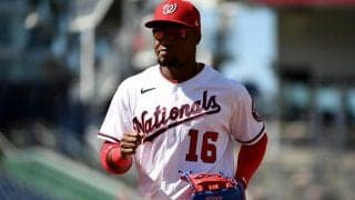 【MLB】捕球体勢“最悪”→助走なしで「とんでもなく凄い送球」　三塁へダイレクトの爆裂肩