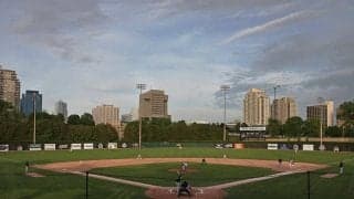 世にも奇妙な三重殺に「一体どうなっているんだ!?」　満塁でゴロも走者が動かない珍事