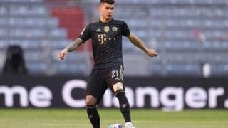 バイエルン、リュカ・エルナンデスのヒザ手術実施を報告 数週間の離脱に