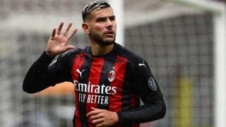 ミランDFテオ・エルナンデスが大胆イメチェン！休暇中にピンク髪に