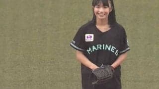 照れながらショーパン姿で豪快に足上げ…　笑顔が愛らしい25歳アイドルの始球式