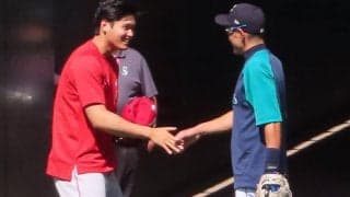 【MLB】イチロー氏＆大谷翔平が再会！　笑顔溢れる2ショットにファン興奮「野球の神様たち」