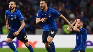 ユーロ優勝の喜びは痛みを完全に消し去る! クリスタンテが裏拳被害も気づかず？