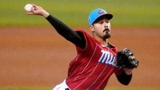 【MLB】初回先頭から9連続奪三振　父の命日にMLB新記録達成した右腕の思い「今でも教えを」