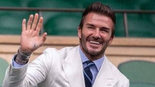 ベッカム、超大物俳優との“セレブなグータッチ”に海外注目「ゴール以上の価値だ」