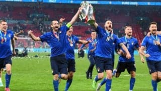 キエッリーニが2つの“相棒”とベッドイン！ W杯優勝の元キャプテンからもメッセージ