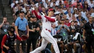 【MLB】大谷翔平を激撮してるのは…　通算630発レジェンドの“カメラ小僧”っぷりにファン驚き