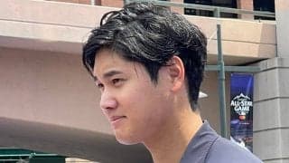 【MLB】大谷翔平、球宴“パープルカーペットショー”に登場　濃紺ジャケで笑顔「新鮮な感じ」