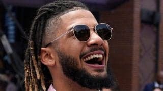 【MLB】タティスJr.がド派手ピンクスーツで魅了　美人妻と“金ペアルック”を決める猛者も