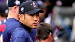 【MLB】「綺麗な奥様だ」　菊池雄星、緑ドレスの愛妻＆愛息との家族写真に米興奮「魅力的だ」