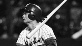 ヤクルト17年目で初のゴールデングラブ。角富士夫はどれだけ新外国人が加入しても腐らなかった