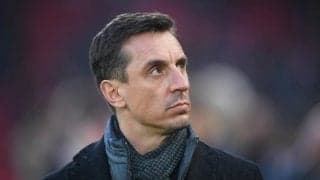 東京五輪代表との短距離走でG・ネビルが負傷…レジェンドも10年のブランクには勝てず苦悶の表情