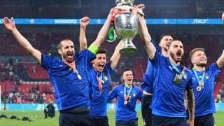 「僕たちは食べ続けるけど…」ユーロ制覇のボヌッチがキエッリーニと仲良くパスタを食べる