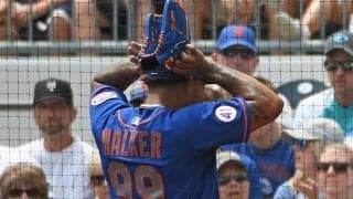 【MLB】ボテボテのゴロを“場外トス”で3失点…　まさかの珍プレーに「こんなの見たことない」