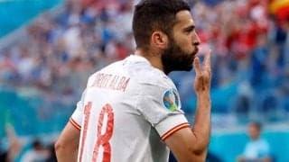 ジョルディ・アルバが美人彼女と婚約！ 6年交際し2人の子供を育児中