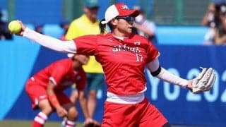 ソフト上野、5回途中7奪三振の快投に豪州脱帽　「世界最高の1人である理由を示した」