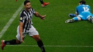 スタイル変更？ 元Jリーガー“超人”フッキがエゲつないコースへのコントロールFK！