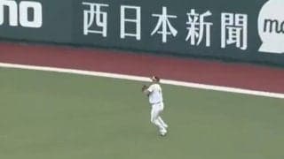 「とんでもない肩」「おかしい」　24歳若鷹の規格外“鬼肩”にファン驚愕