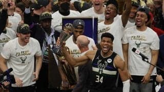 見事バックスを優勝へと導いたアデトクンボ「ここを離れることなんてできなかった」