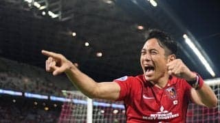 これはお家芸!? 平川忠亮の引退試合でピッチ外から\"猛抗議\"の森脇良太にイエローカード！ 会場からは笑いと拍手！