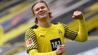 乱入した少年に“神対応”を見せたハーランド、サイン後にエスコート