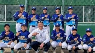 元阪神・金本監督から激励　“鉄人”の指導が淡路島の女子野球クラブにもたらしたもの
