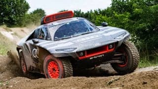 アウディ、電動ドライブトレーンのダカール参戦車両“RS Q e-tronプロトタイプ”を公開