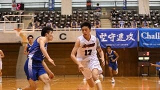 しなやかな動きを見せる白樺学園の山田哲汰…「ガードとしてゲームメイクができるように」