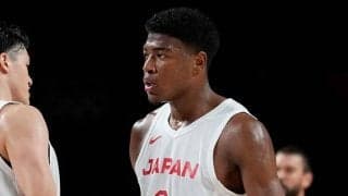 八村塁の胸に輝く金メダル　堀米雄斗との身長差2ショットに海外注目「日本が今熱い」