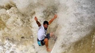 五十嵐カノア銀のサーフィン決勝、相手ボードが真っ二つ…SNS衝撃「こんなに過酷とは」