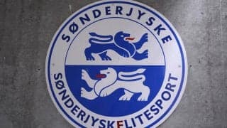 FKがスタジアムの屋根を越え…まさかの “宇宙開発”クロスに注目「史上最悪？」