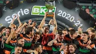 「あまりに美しい」20年ぶりセリエA昇格、ヴェネツィアのユニフォームがイケてると絶賛され即完売