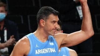 東京オリンピックでの戦いを終えた“41歳”のバスケ界レジェンドをメッシもねぎらい「ありがとうスコラ！」