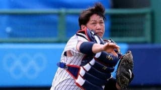 侍J甲斐拓也のハッスル好捕　カメラ席で見た“激突の瞬間”に注目「えらいこっちゃ」