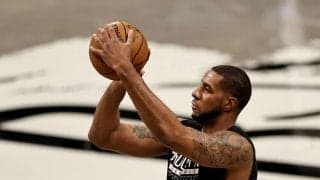 今年4月に引退したラマーカス・オルドリッジが医師の診察の末に現役復帰を検討中？