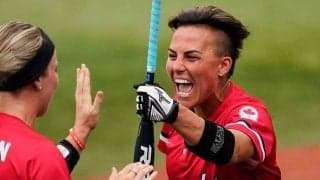 カナダのソフト女子、ハマスタで行った“1人引退式”の写真公開「人生の1章が閉じる」