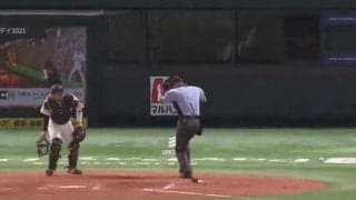 ボールが消えた“真夏の怪奇現象”　捕手大騒ぎの光景が「こわいなー、こわいなー」