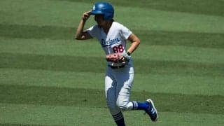 【MLB】大谷翔平の試合で珍事　ボールガールVS乱入者の別角度映像が話題「ショウヘイも衝撃」