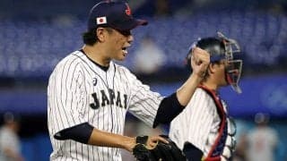 表彰式で再会が実現した「写真最高です！」　元同僚との“金銅3ショット”に歓喜