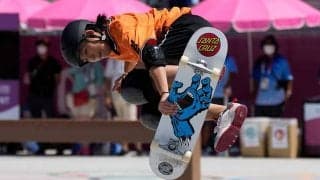 涙の15歳をみんなで称賛　女子スケボー感動のラストに海外注目「岡本を励ます」【東京五輪名珍場面】