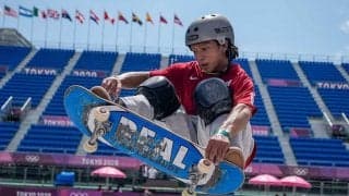 平野歩夢、ビルより高く跳んだ“絵画のような1枚”に反響「何回もいいねしたくなる」