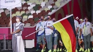 日の丸揺れたドイツの行進　五輪チームは日本に感謝「忘れられない大会にしてくれた」