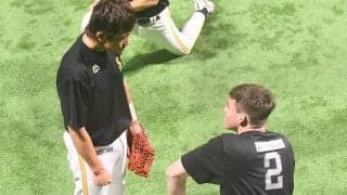 1軍初先発の鷹スチュワート　ど緊張の米ドラ1右腕に松田宣浩がかけた英語での“一言”