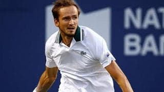 メドベージェフ 完勝で決勝へ