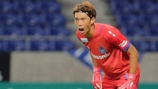 「これぞチームプレー」コンタクトを入れ直すG大阪DF三浦弦太を風から“守る” GK東口順昭に注目