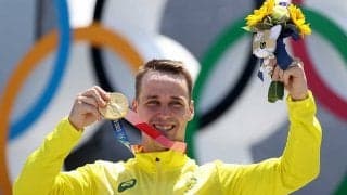 五輪メダルより日本のおもちゃに熱視線　可愛い愛息に豪注目「パパの金メダルより…」