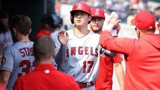 【MLB】大谷翔平が瞬時に反撃　カメラに抜かれていた同僚との攻防が米拡散「大爆笑」「最高」